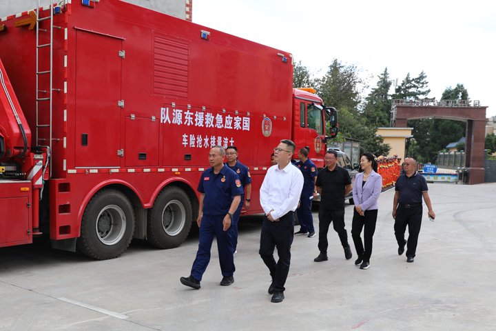 中共曲靖市委常委、市人民政府副市长侯海峰莅临国家矿山应急救援东源队检查调研